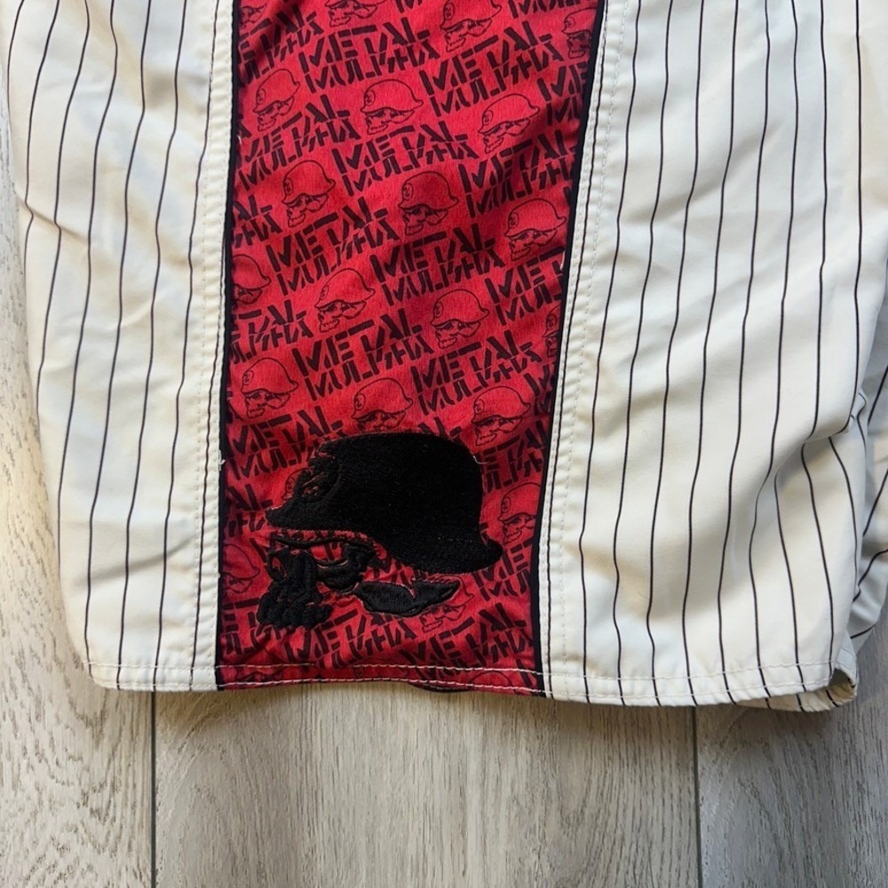 Metal Mulisha Board Shorts Mens 36 White Red Skull Helmet Striped Swim Trunks - Picture 2 of 9